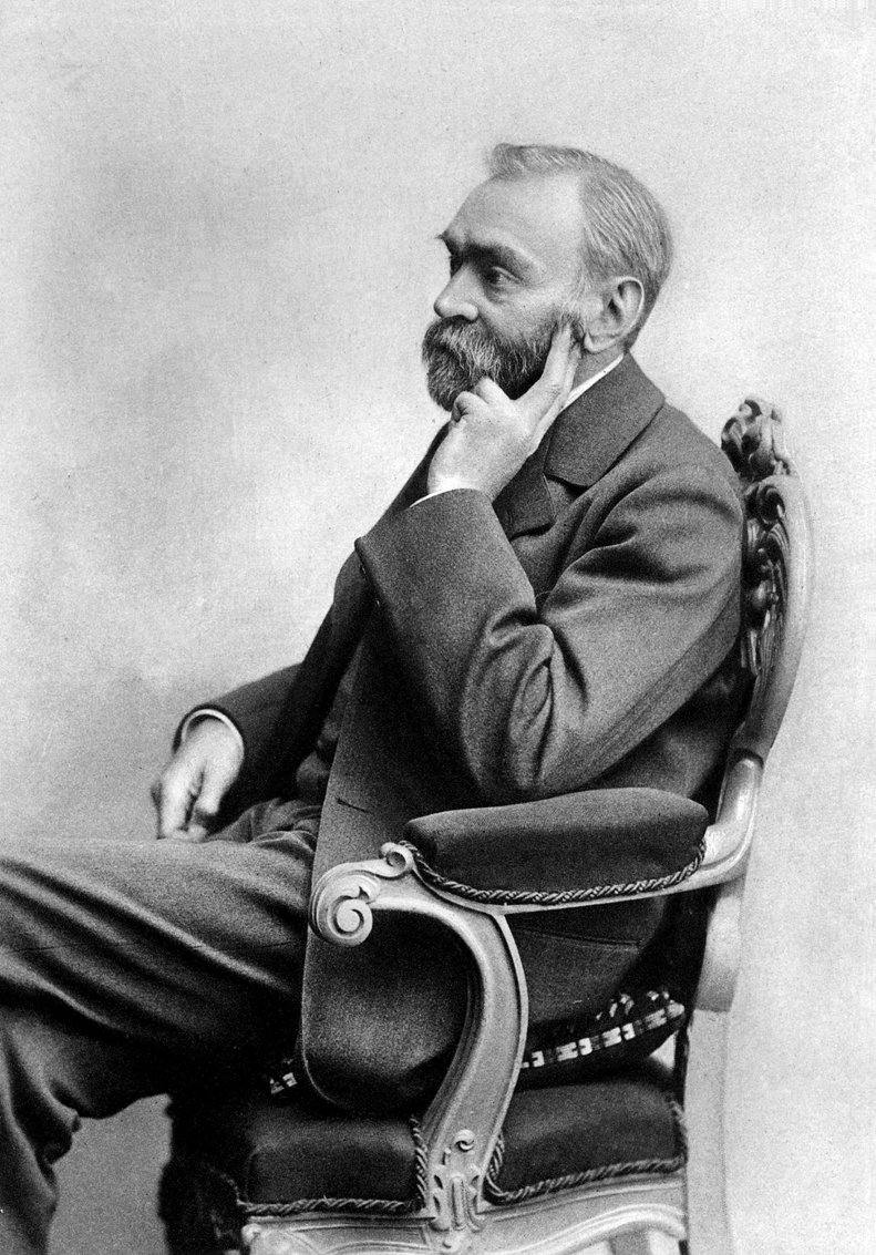 Alfred Nobel financed Branobel by lending money to his brothers but, at the same time, he was critical of the way Emanuel Nobel ran the company.