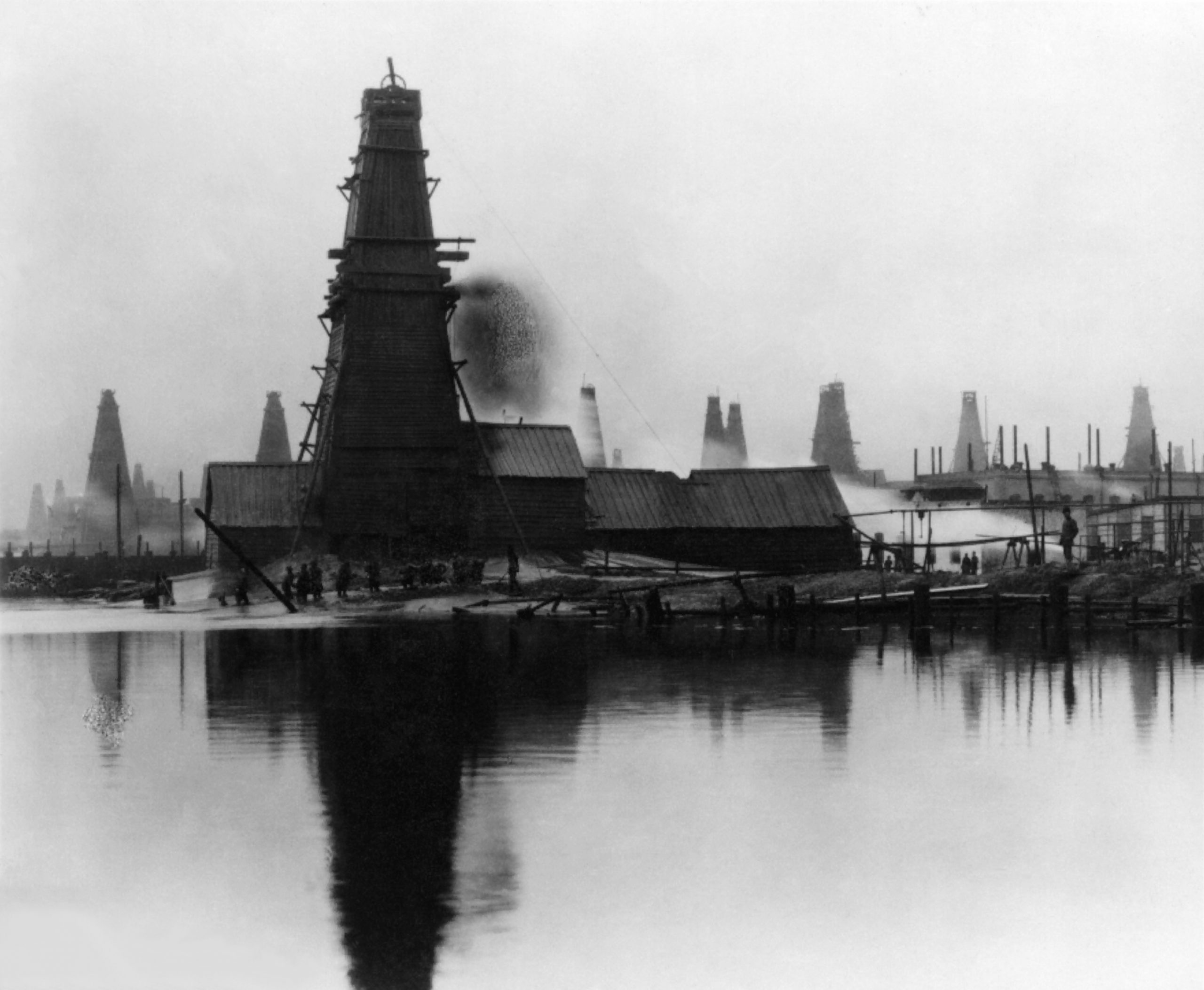 At Ludvig Nobel’s engineering works, steam machines were adapted and improved to meet the oil industry’s need for heavy machines in the oil rigs.