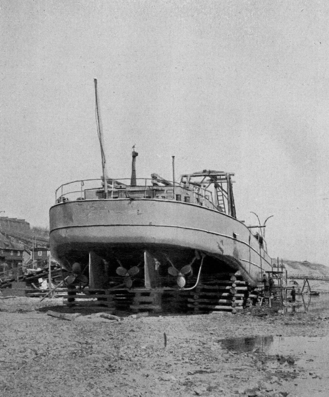 The river barge Vandal was together with its sister ship Sarmat the first diesel powered ships in 1903. They were strong enough to withstand harsh weather, as well as light enought to be able to pass through the sluices between Rybinsk and St Petersburg.